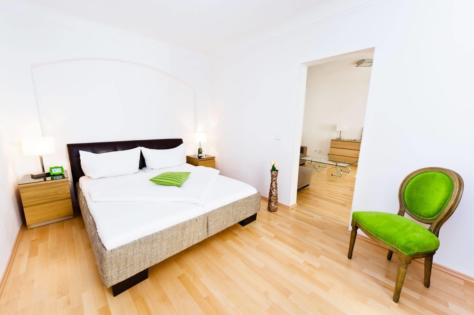 Vox Design Hotel Wina Bagian luar foto