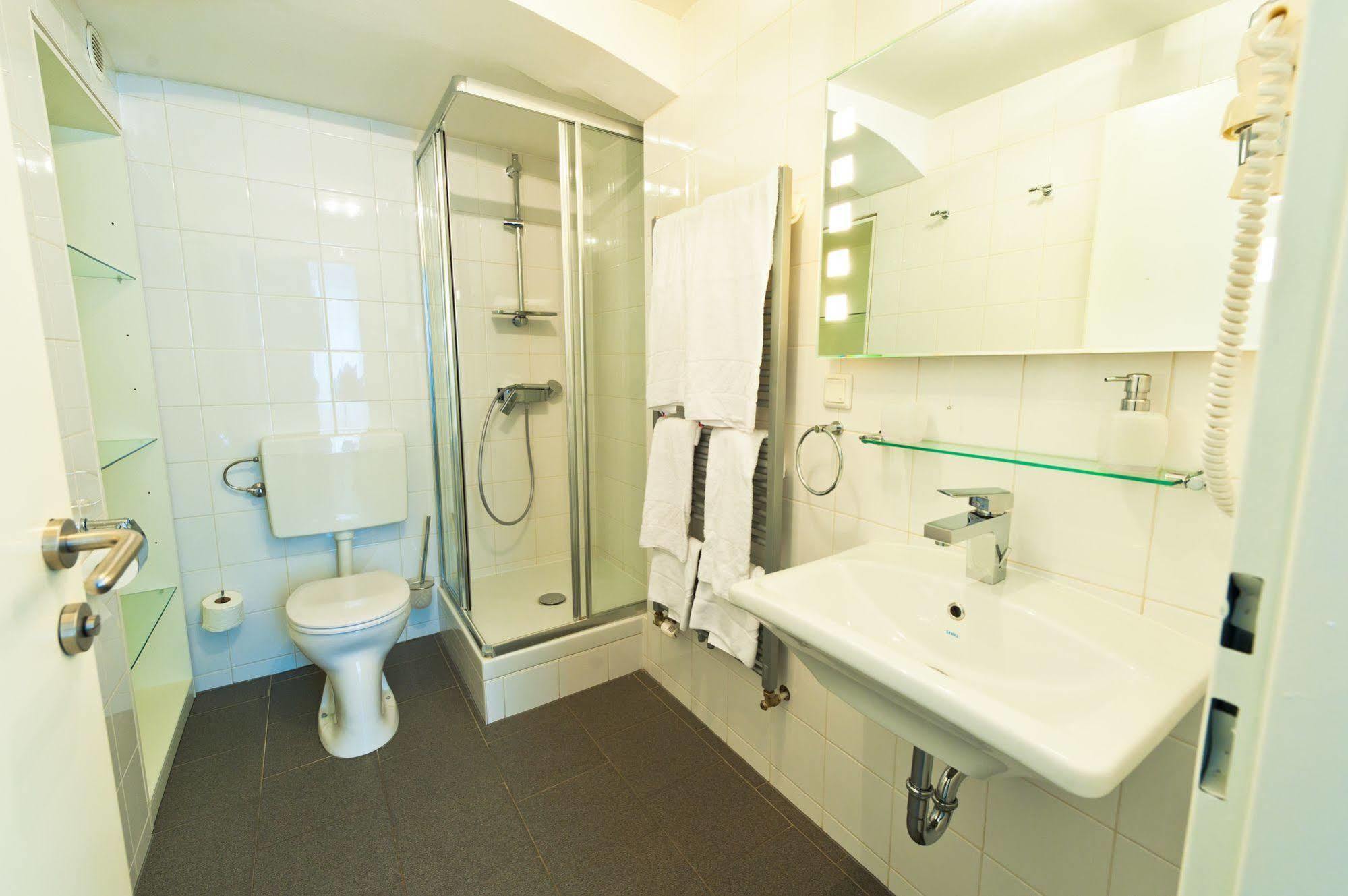 Vox Design Hotel Wina Bagian luar foto