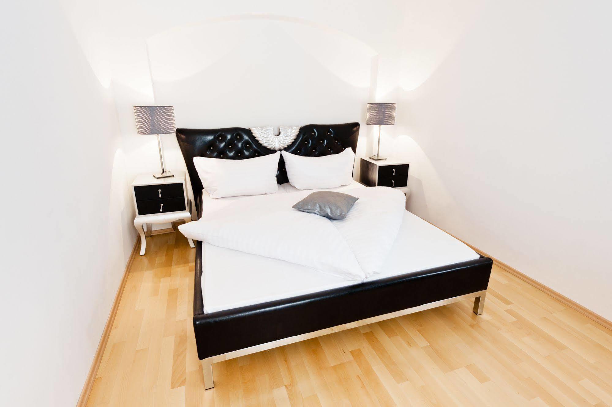 Vox Design Hotel Wina Bagian luar foto