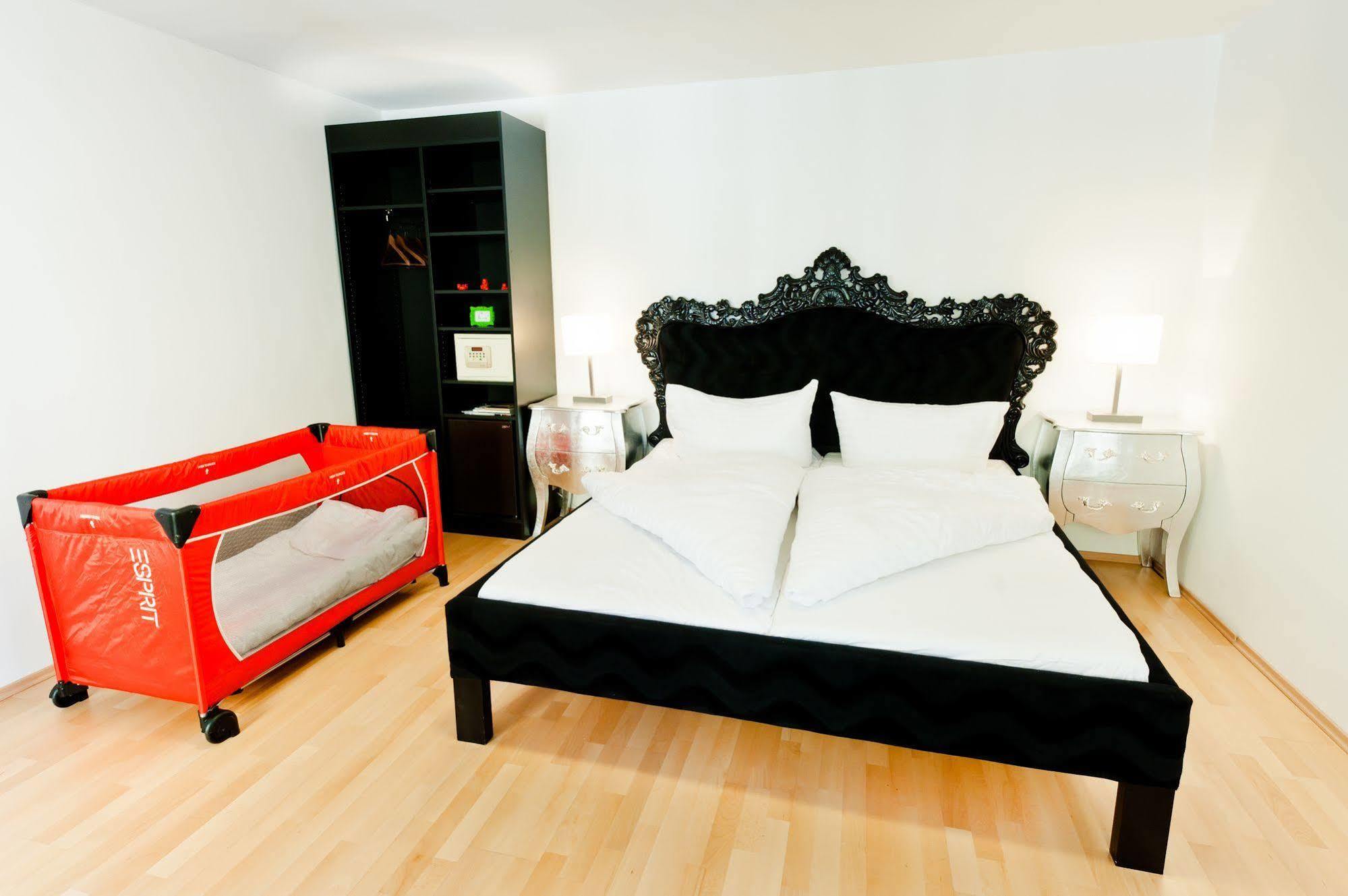 Vox Design Hotel Wina Bagian luar foto